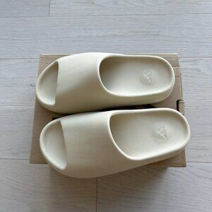 Yeezy Bone Slides size 8
